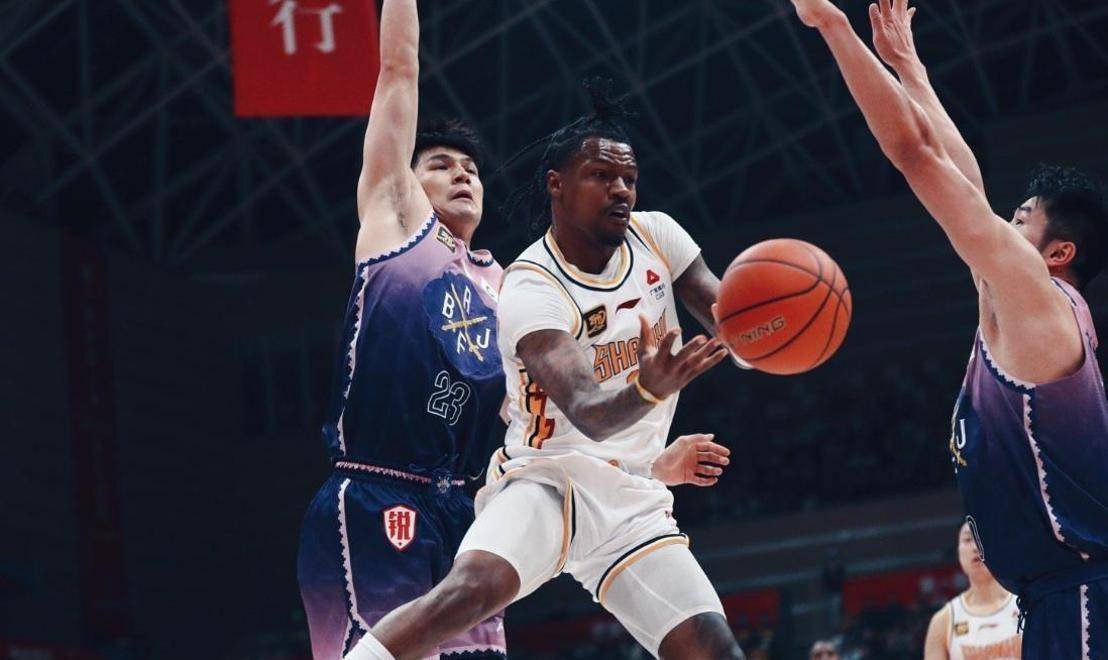 包含关键战NBA常规赛焦点战;新疆广汇完成造点机会;态度坚定;更衣室氛围转暖的词条 包含关键战NBA常规赛焦点战;新疆广汇完成造点机会;态度坚定;更衣室氛围转暖的词条