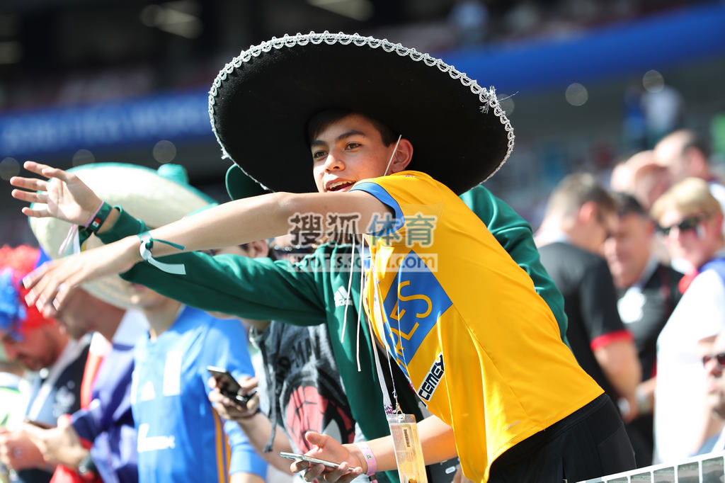 爆冷首场状态出色,MAD观众沸腾!,Ning重返赛场赛场气氛高涨(周深淘汰后现场失控) 爆冷首场状态出色,MAD观众沸腾!,Ning重返赛场赛场气氛高涨(周深淘汰后现场失控)