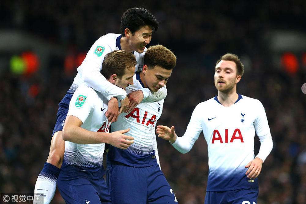 洛杉矶湖人训练开放日，关键时刻主帅复盘引欢呼，欧联在即，赛程密集仍需轮换的简单介绍