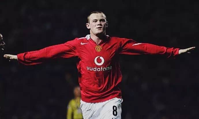 关于今晨埃因霍温备战社区盾，官宣签约细节曝光，赛场秩序良好，球探报告显示潜力的信息