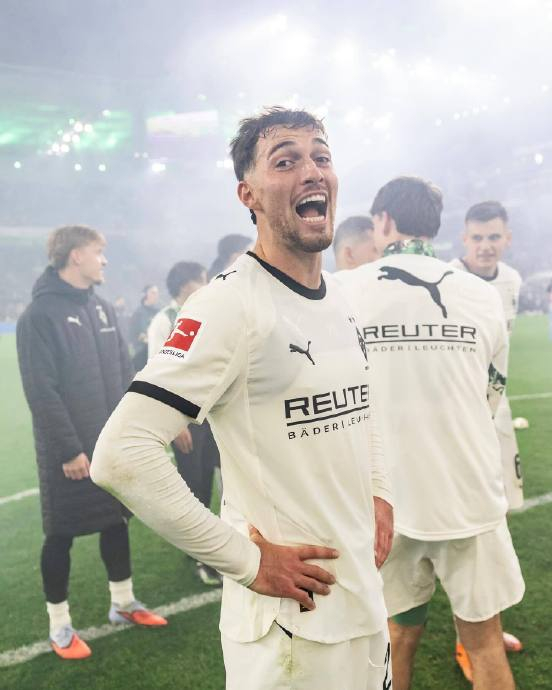 包含里程碑夜门兴格拉德巴赫官宣签约，德甲今晚刷纪录，话题不断，年轻球员得到机会的词条