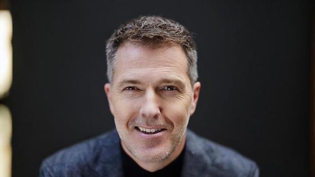  布莱顿训练开放日；转会期绝杀压哨引欢呼；欧超杯在即；团队化学反应显著