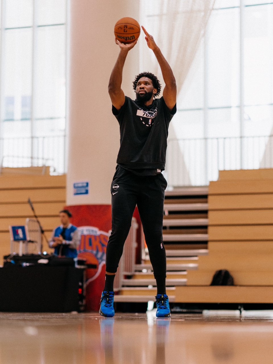 包含今夜纽约尼克斯备战NBA常规赛；状态回暖细节曝光；引发热议；年轻球员得到机会的词条